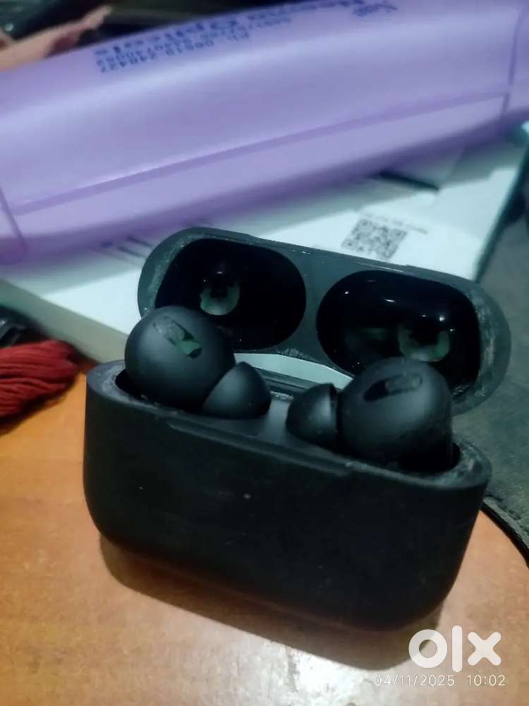 Apple airpods (A1602) Original product  Replaced product by Apple