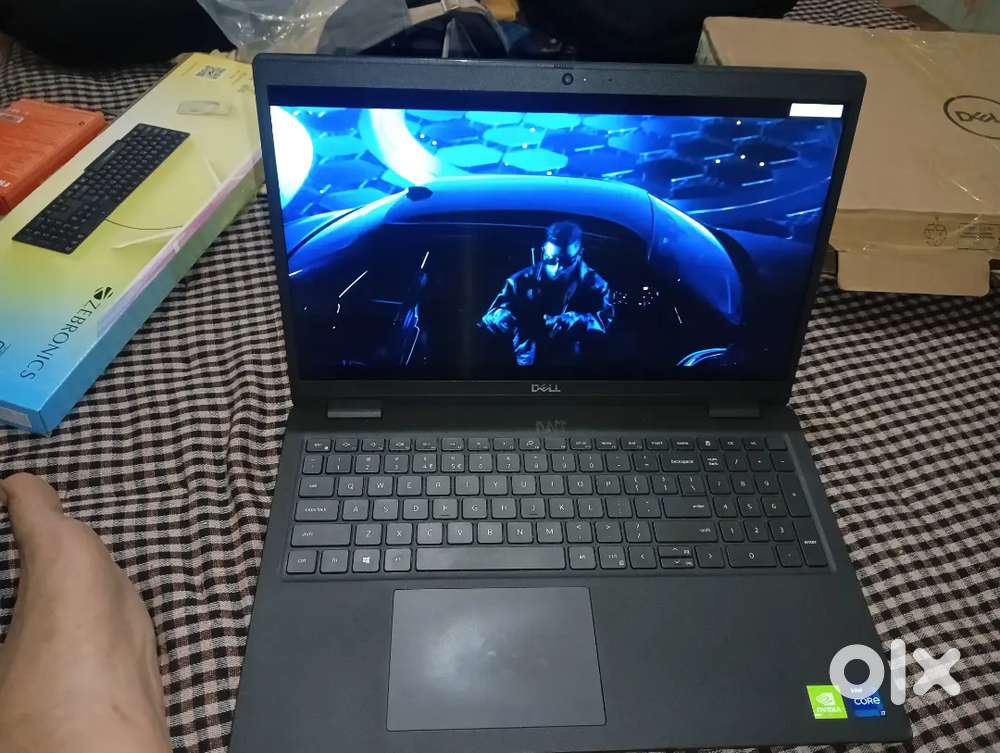 Dell latitude 3520 i7 11 gen 16 gb ram 256 ssd