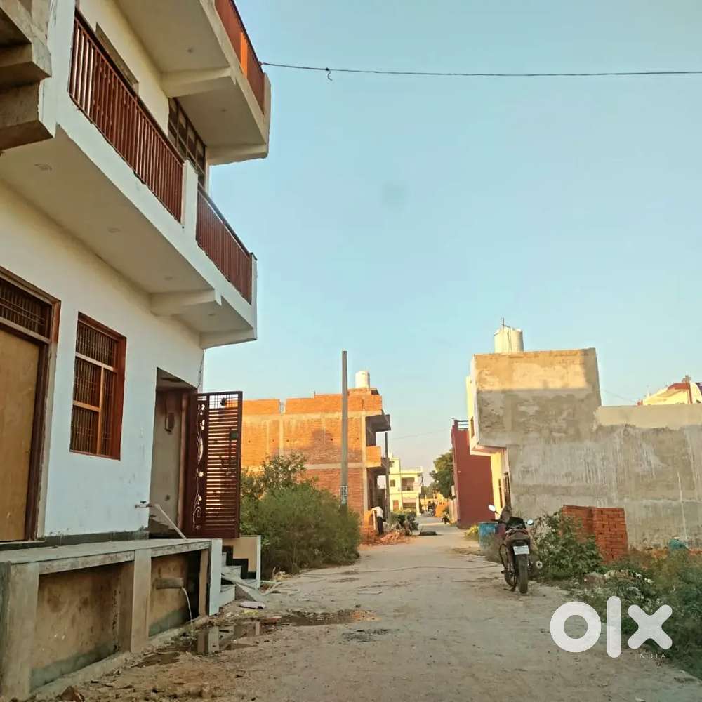 @ 4500-/ par gaj se plot hi plot noida, Sector -150.