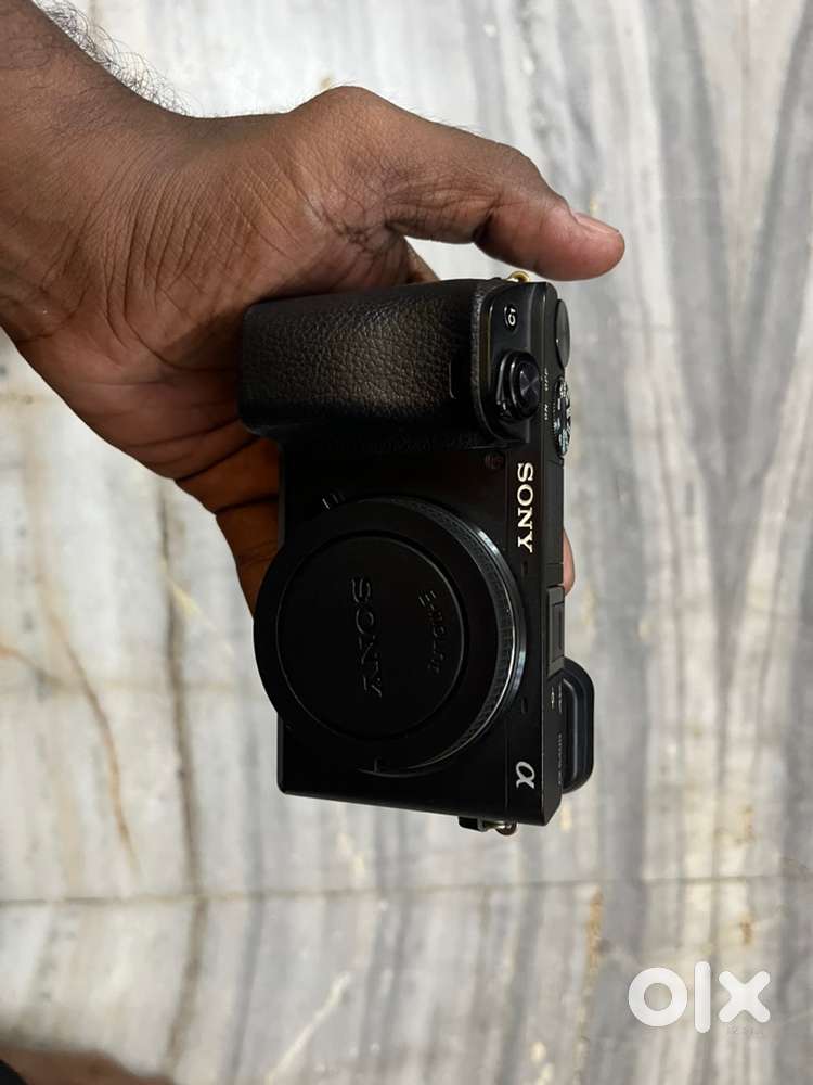 Sony Camera A6400 body only Shutter count 9000
