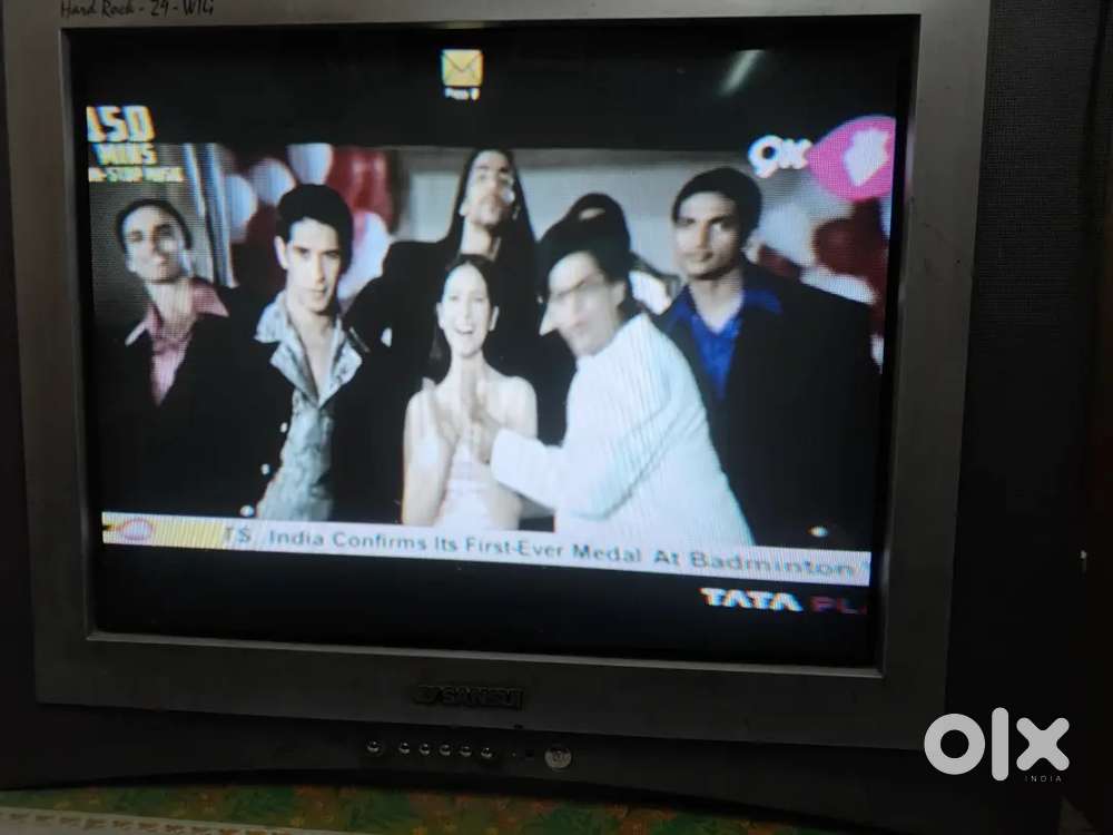Sansui tv 32 inches with table