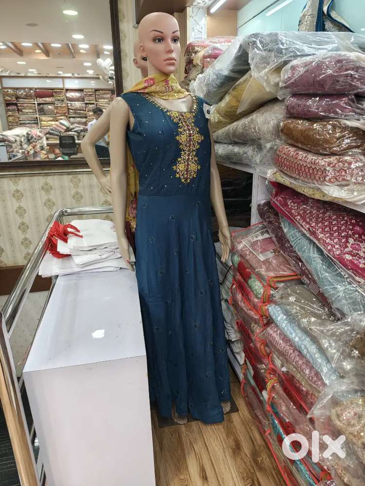 Mannequins ladies urgent sale