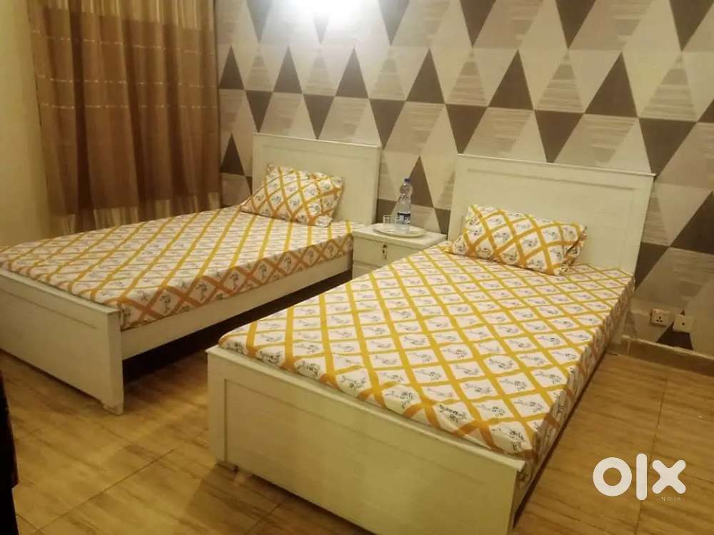 Heart of vadodara city pg  available