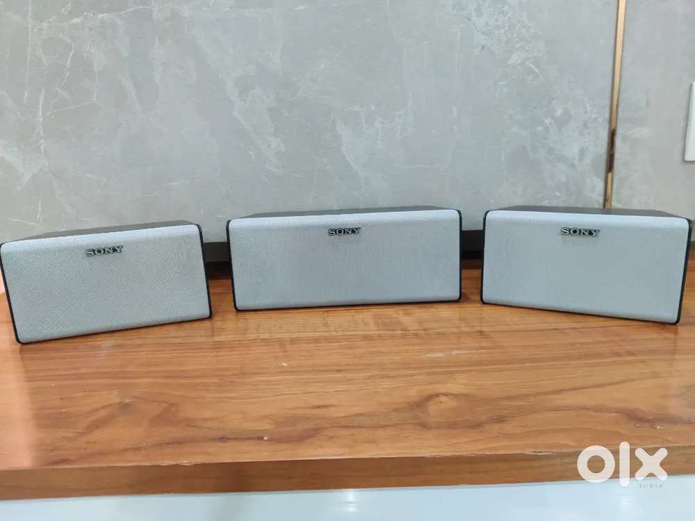 Sony home theater system - SS RS8D speaker system, 2.1 setup