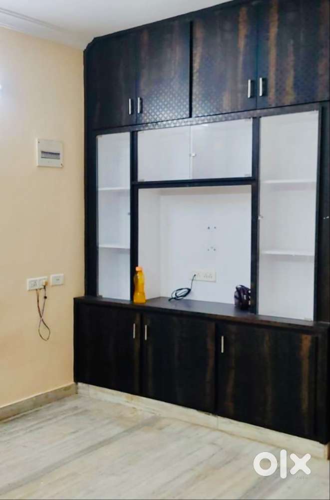 Wonderful 3bhk Home at Gandhi Nagar- PRIME location - Grab it soon!