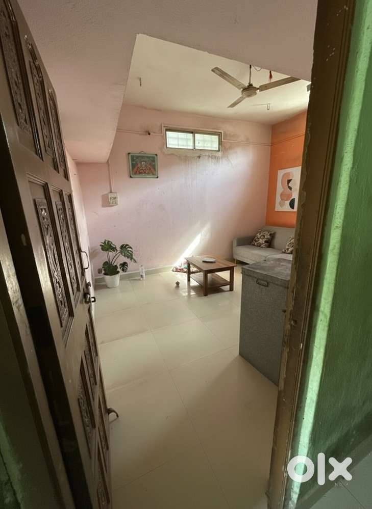 One room for rent boys