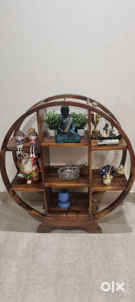 Stylish round book shelf / decorative shelf