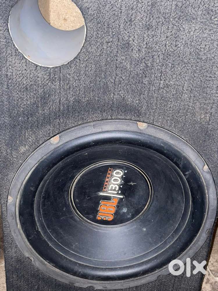 Car music system good condition (Woofer, oval, 4ch amp)