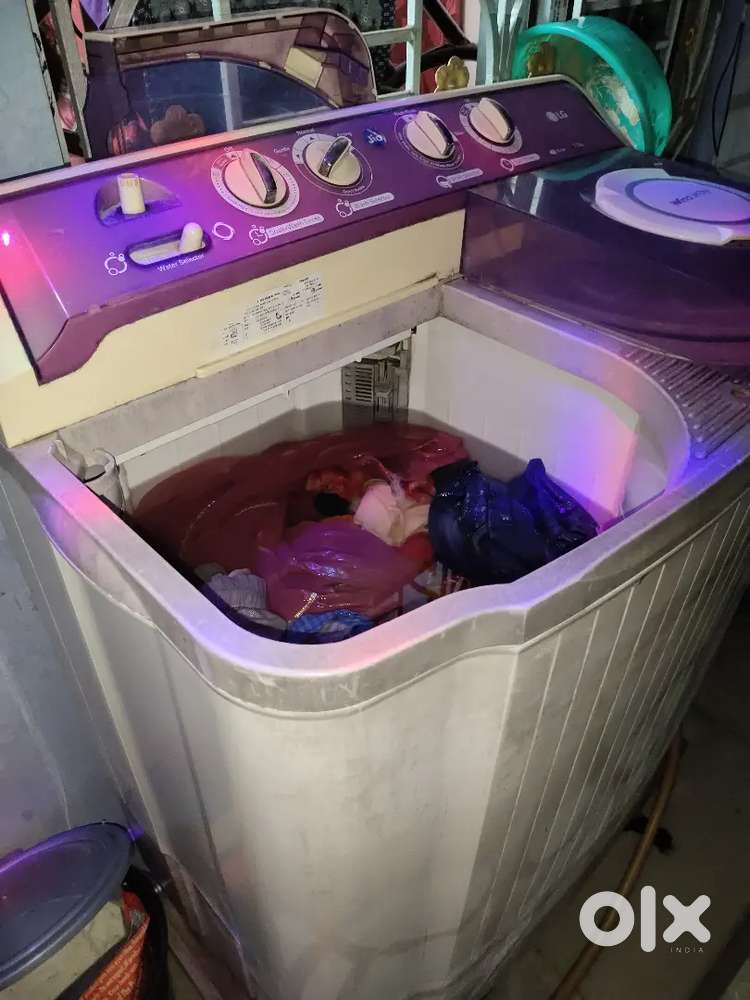 LG semi automatic washing machine