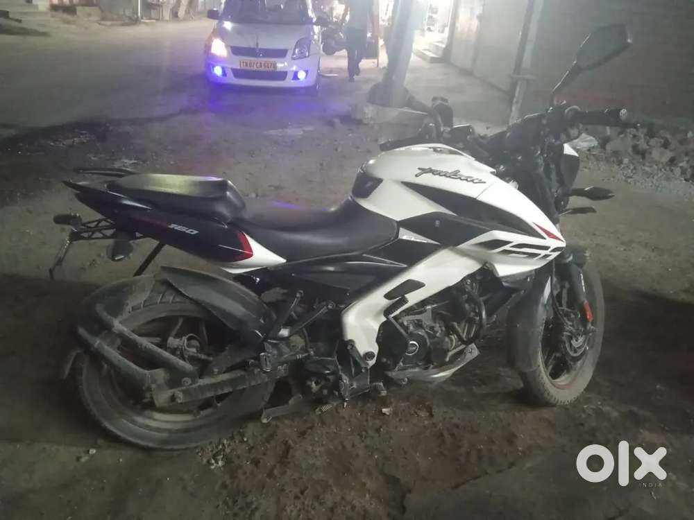 Pulsar NS 160