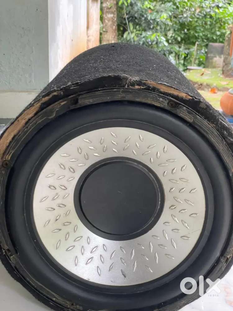 Award subwoofer and sub tube