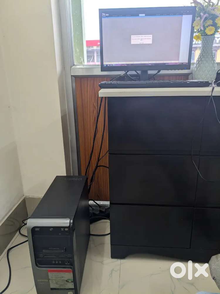 Desktop PC – Compaq CPU with Dell Monitor
