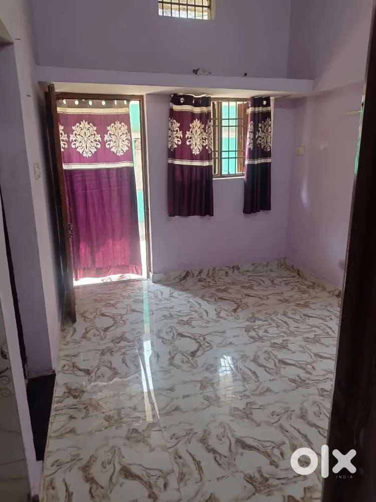1BHK room available
