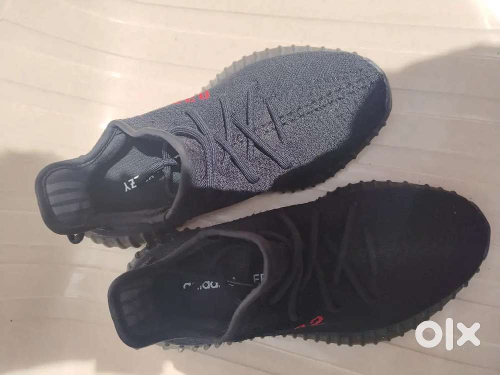 Yezzy 350 v2 black and Red sneakers