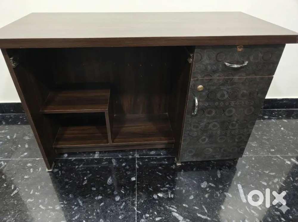 Office Furniture for Sale – Computer Table & Study Cabinet Table