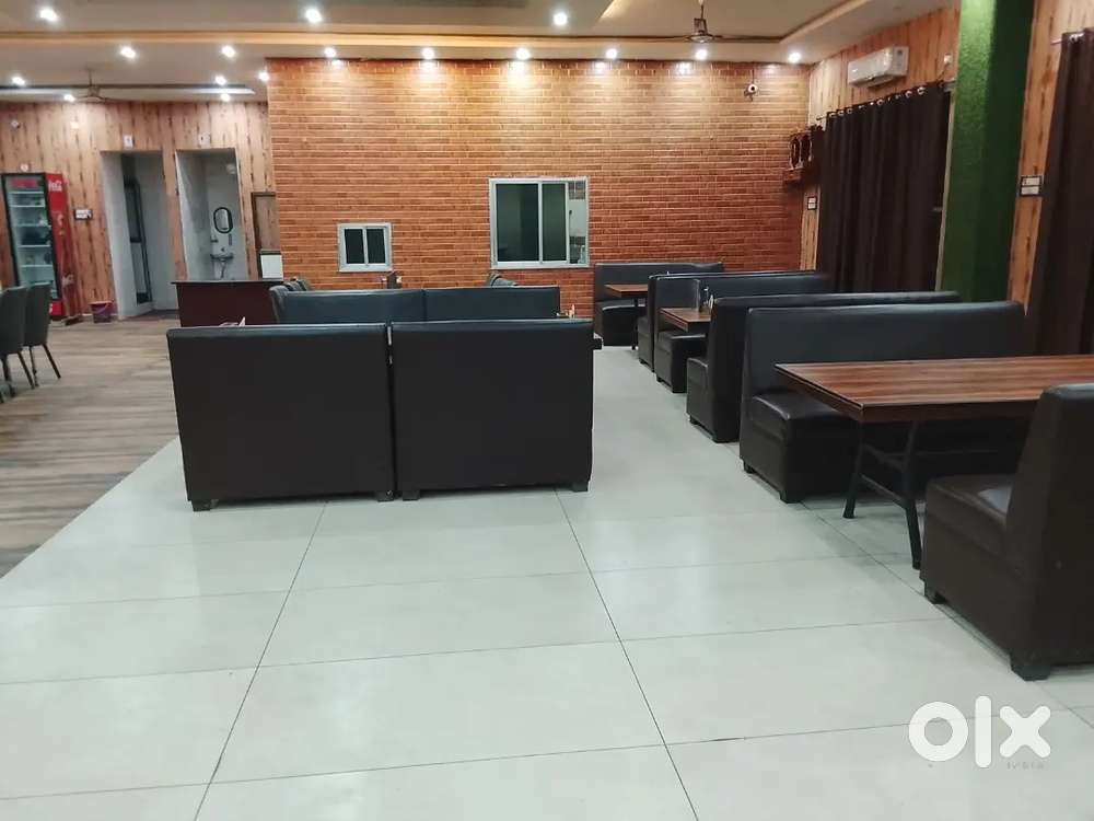 Cook chahiye argent mein