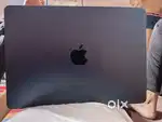 Apple Mac book 4