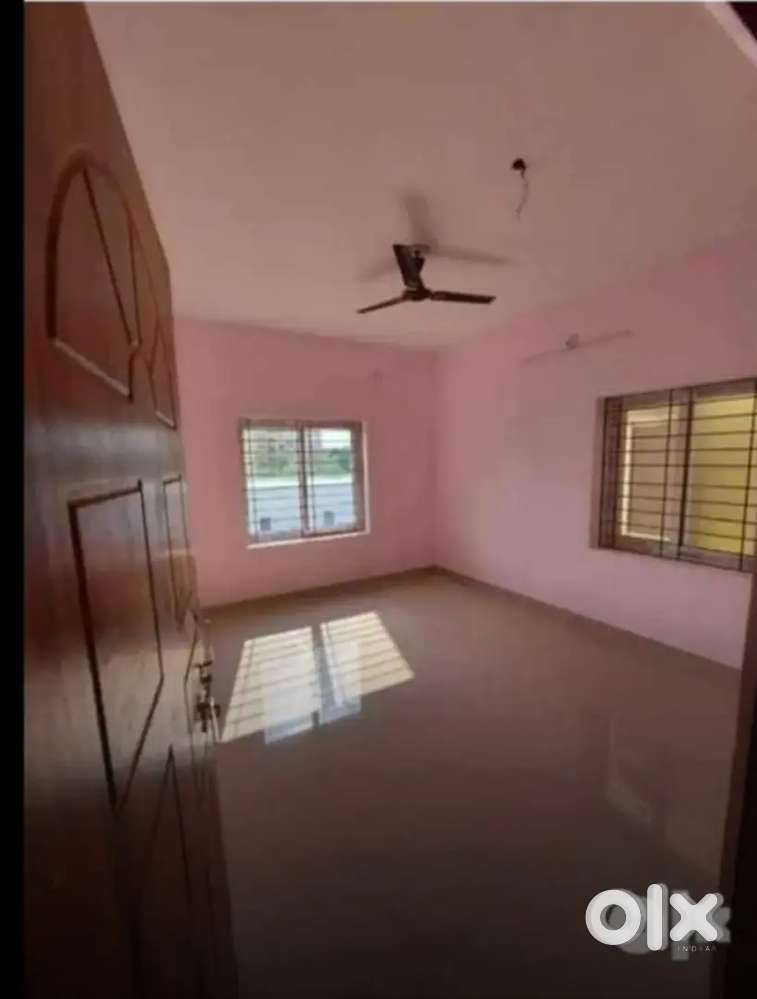 Fully indipendent house living room family bachelor girls Job Holder