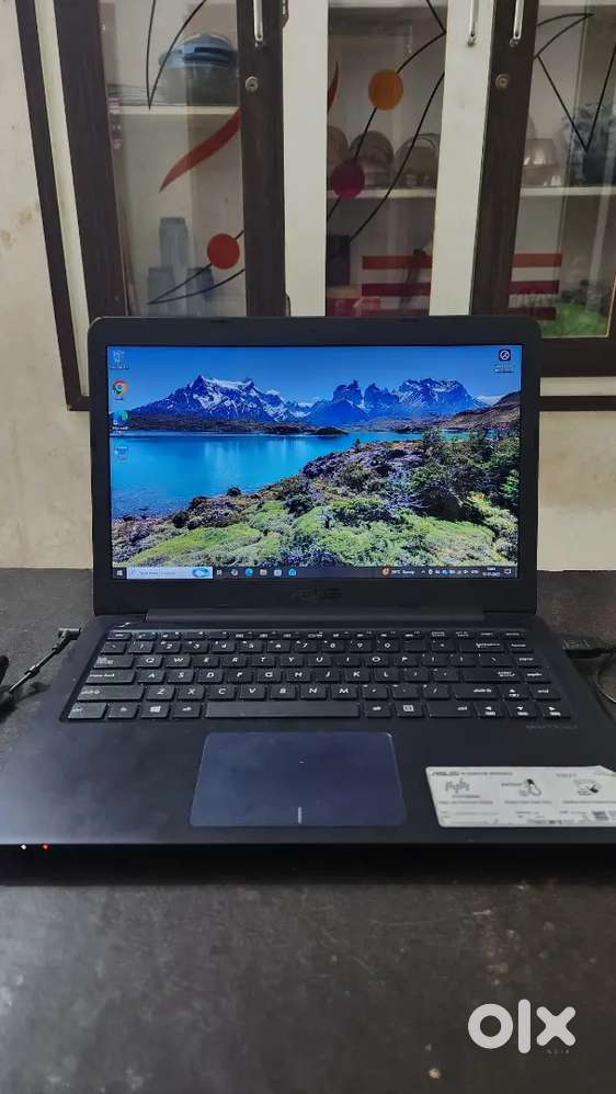 Asus VivoBook E14