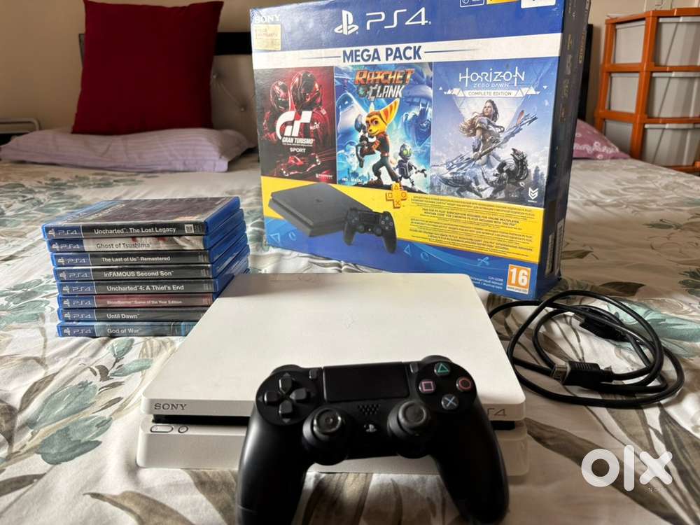 Playstation 4 with 8 Games + Orginal Box