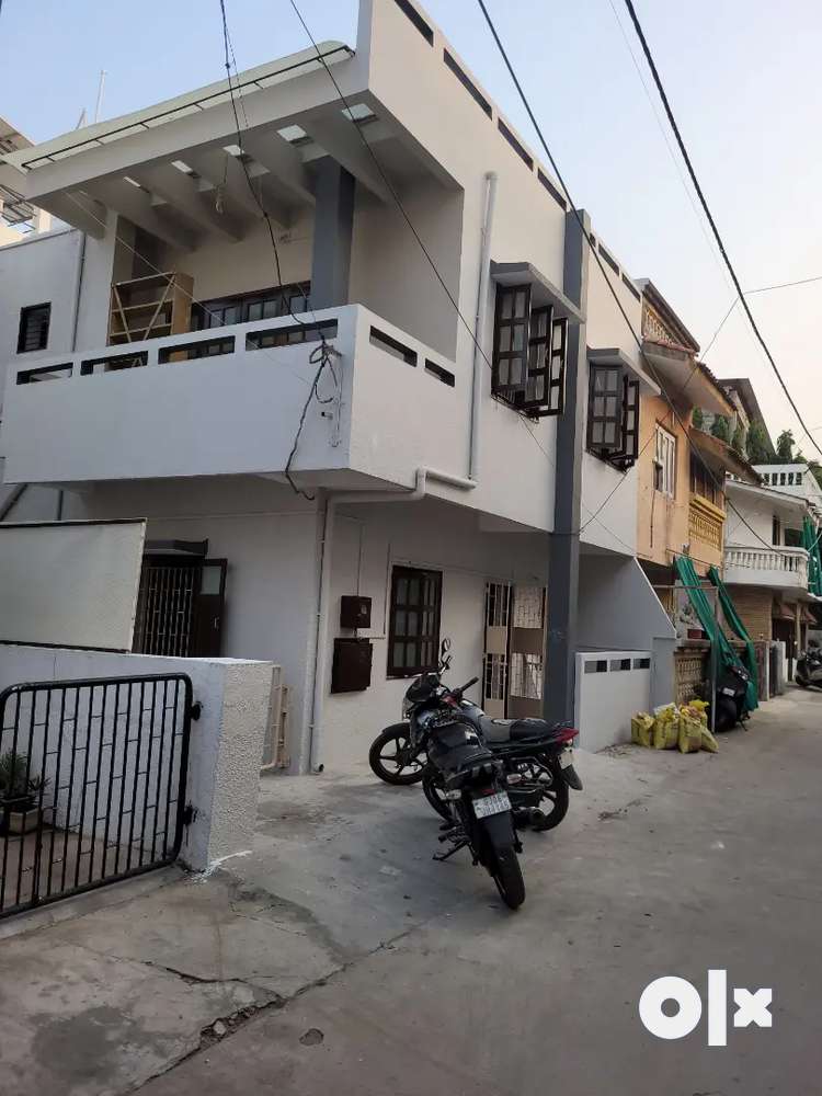 Premium Duplex in Manjalpur with Car parking