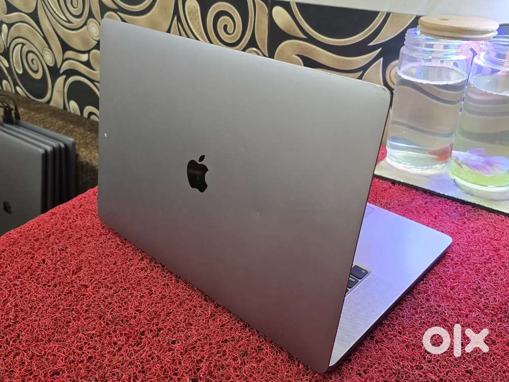 Apple Macbook Pro 2021 i7 16gb 512gb 5.5gb Graphics 16inch Retina