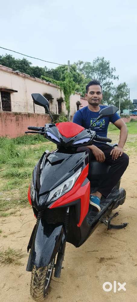 Joy electric scooty price 80000 tha brand new condition