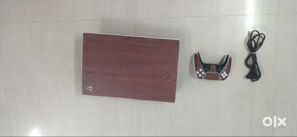PS5 Digital Edition  Like New + Games + Custom Skin