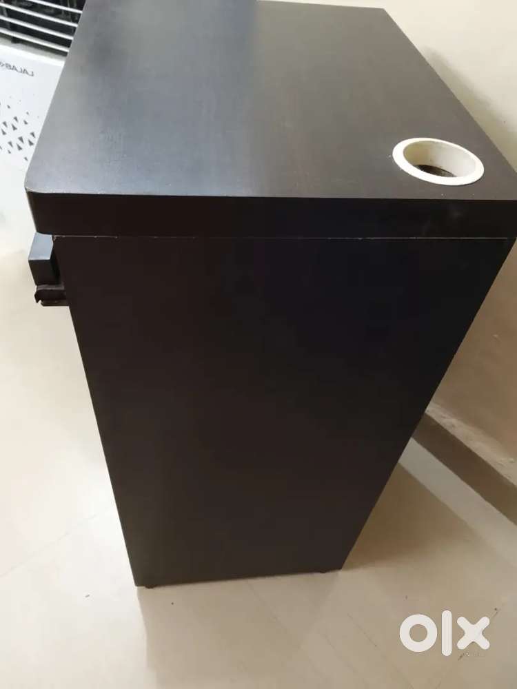 Selling computer drawer