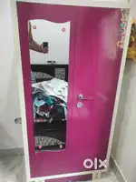 Almirah ekdum new hai