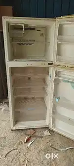 LG Fridge 450 l very very good conditions