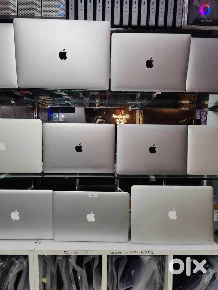 Mac book Pro i9 (2019), 16gb ram 512gb, Ssd 2gb graphic, all original
