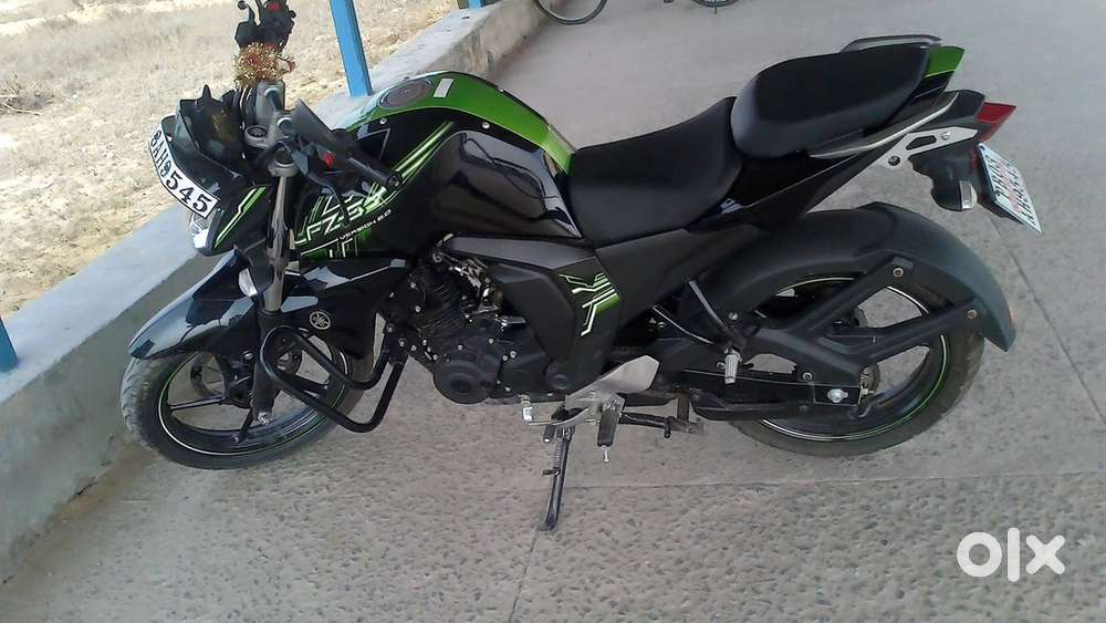 Excellent condition yamaha fzs version 2.0