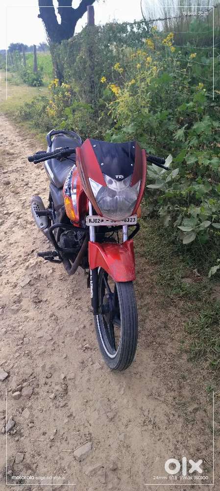 Mere pass gadi do hai isliye bhej raha hun