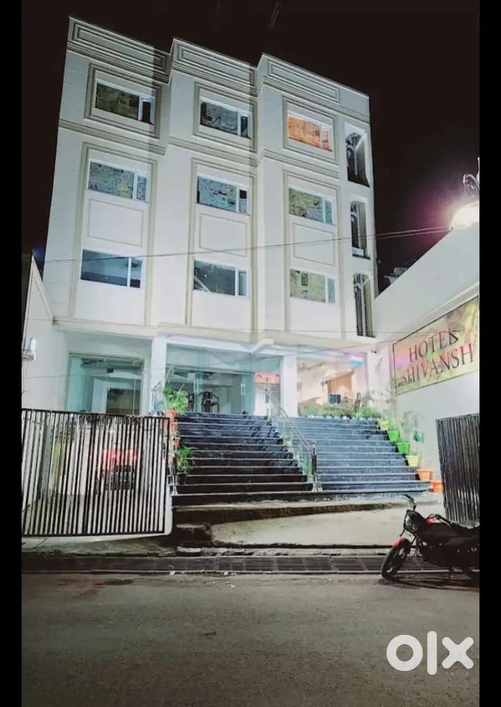 Hotel Room cleaning & bedding