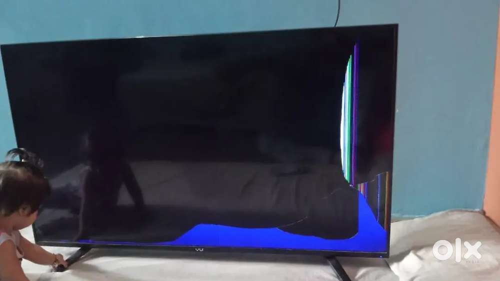 LCD 50 inch panel tuta hua Hai Baki sahi hai