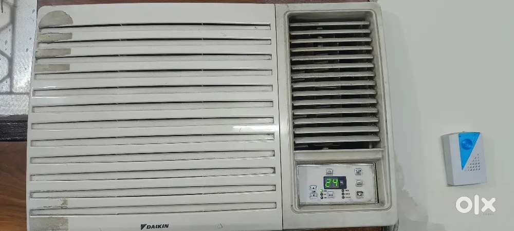 Daikin ac 2 years old 1.5 ton