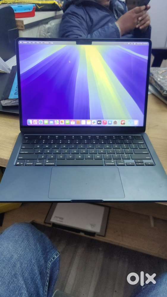 Apple Macbook Air M4  (Under warranty )