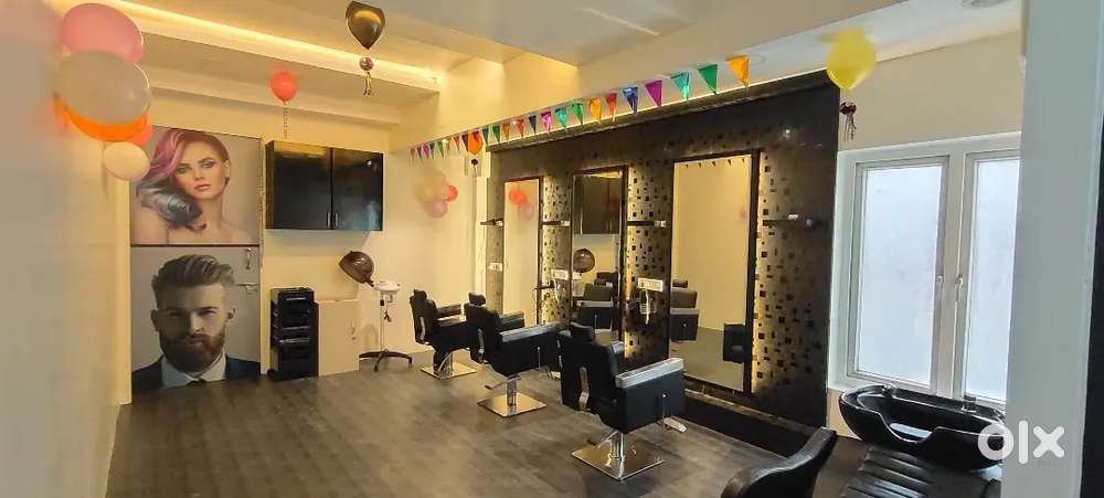 Beautician and hairstyle