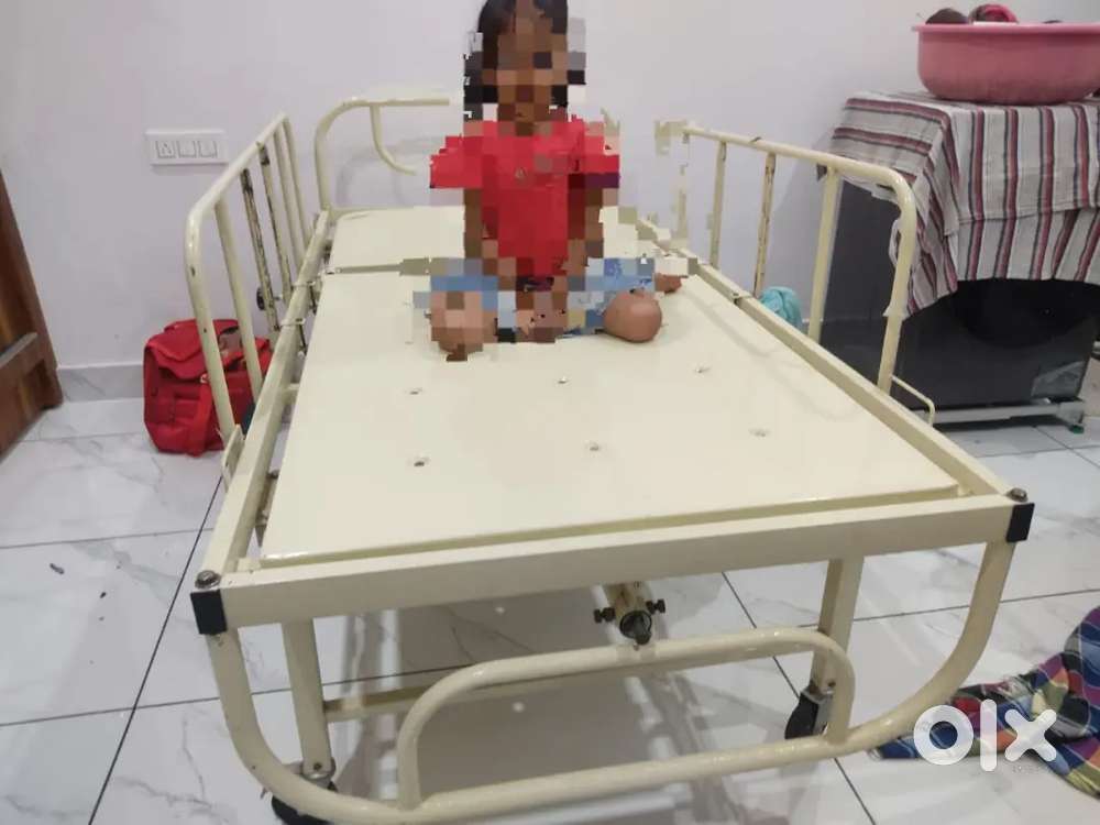 Patient bed + suction machine
