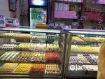 Salesman required mishti dokan jono