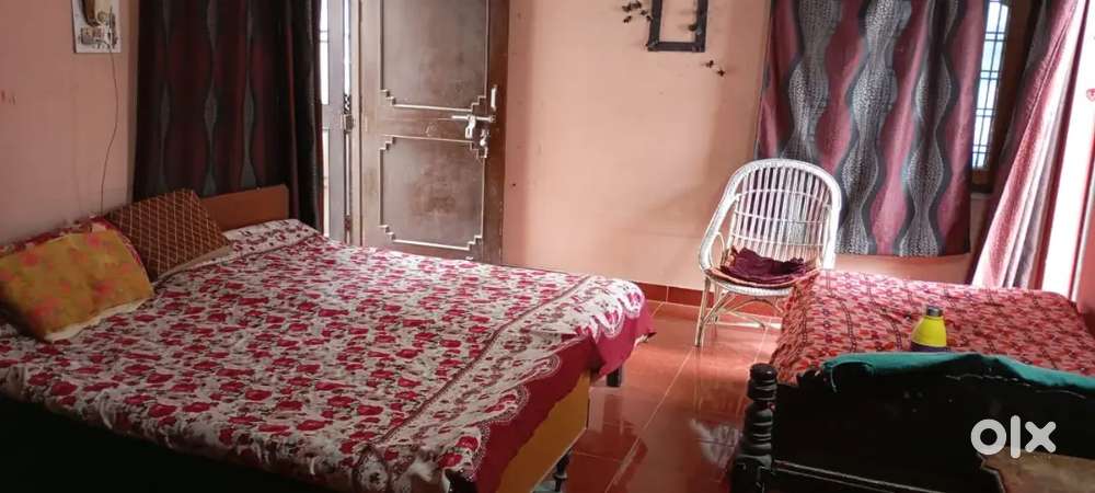 Girl Room Partner Need Near It Metro