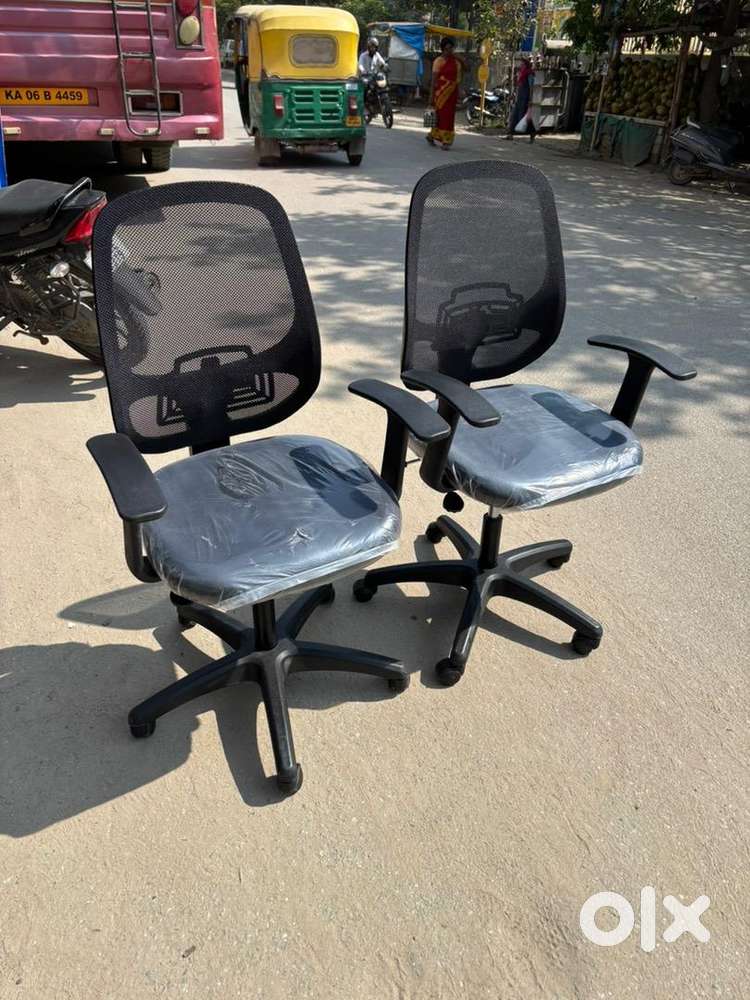 Brand new netted office chair