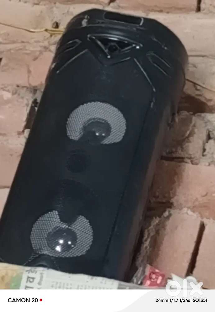 Bt new speker only monnth use it