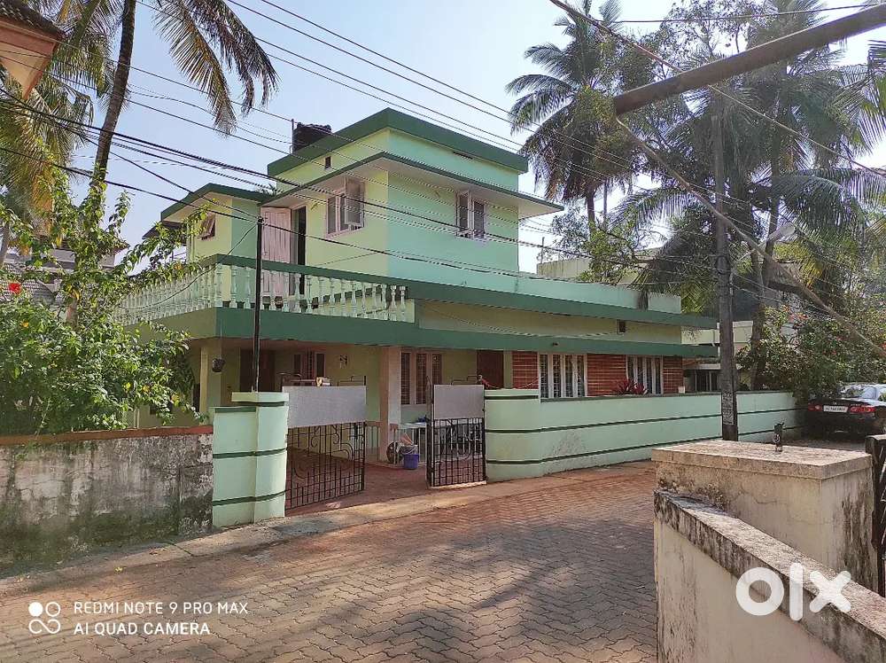 1 BHK house near Bharathiya Vidya Bhavan and YMCA South extension