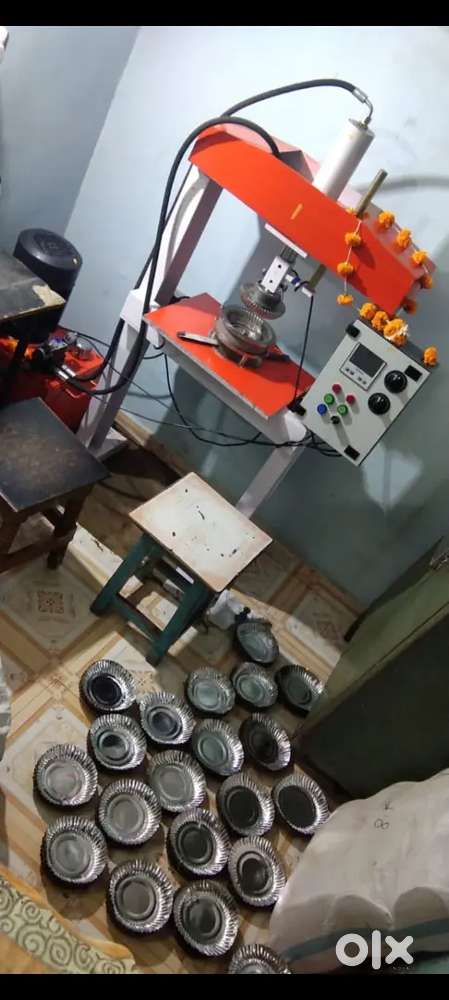 URGENT SALE PAPER PLATE MAKING MACHINE 120000 MACHIN Ab bas  45000 MAI