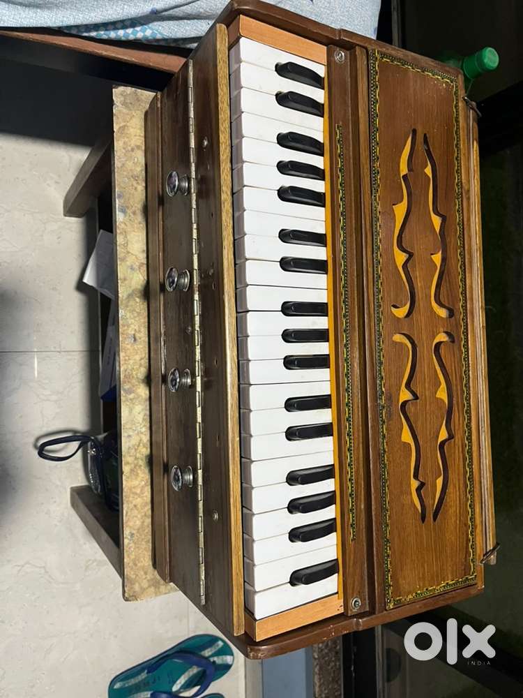 Harmonium 3.25 scale