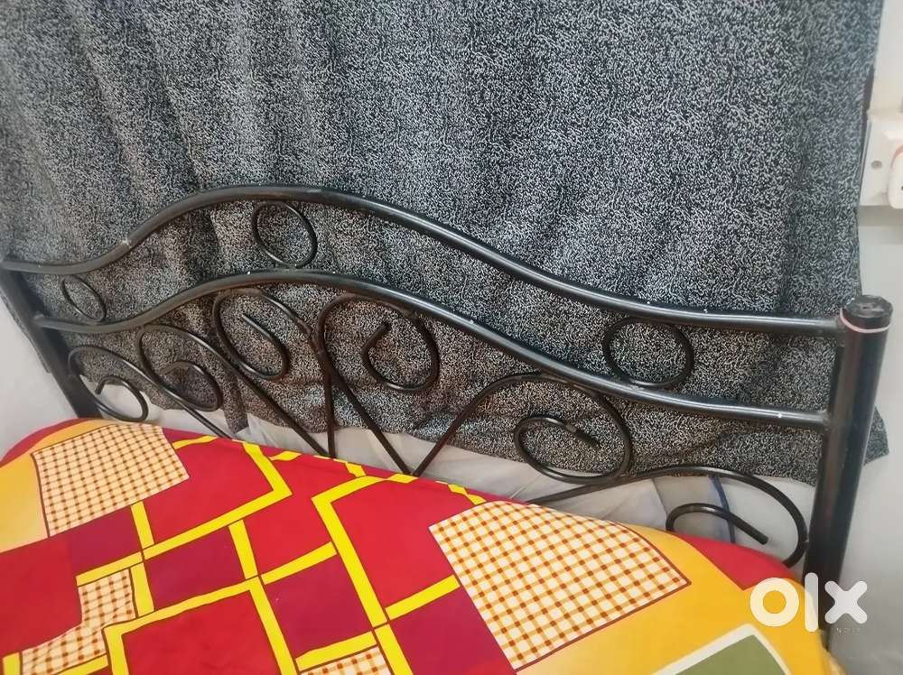 Queen size cot