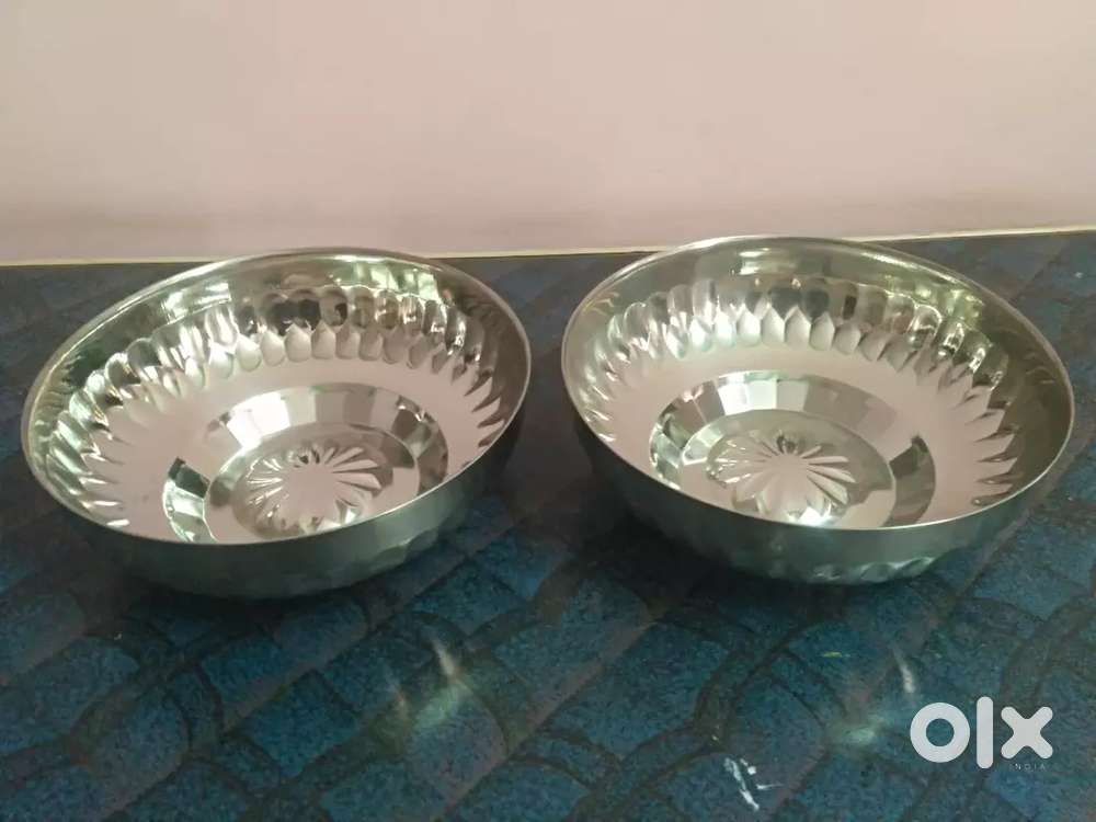 Steel serving bowls