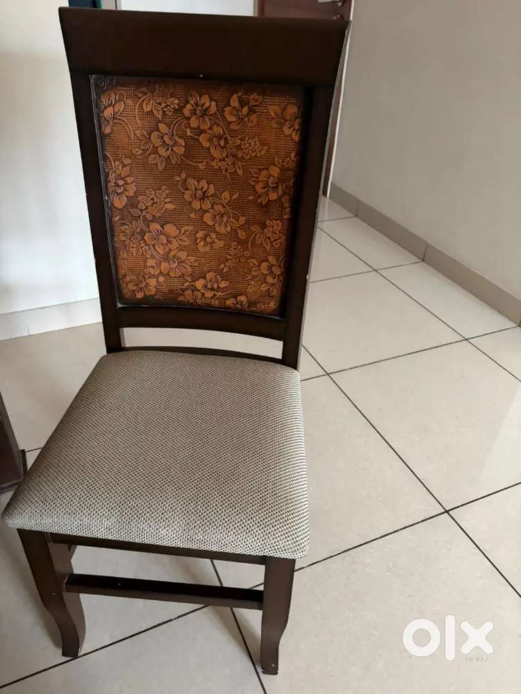 Dining table 6 seater